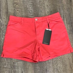 NWT Calvin Klein Coral shorts size 29
